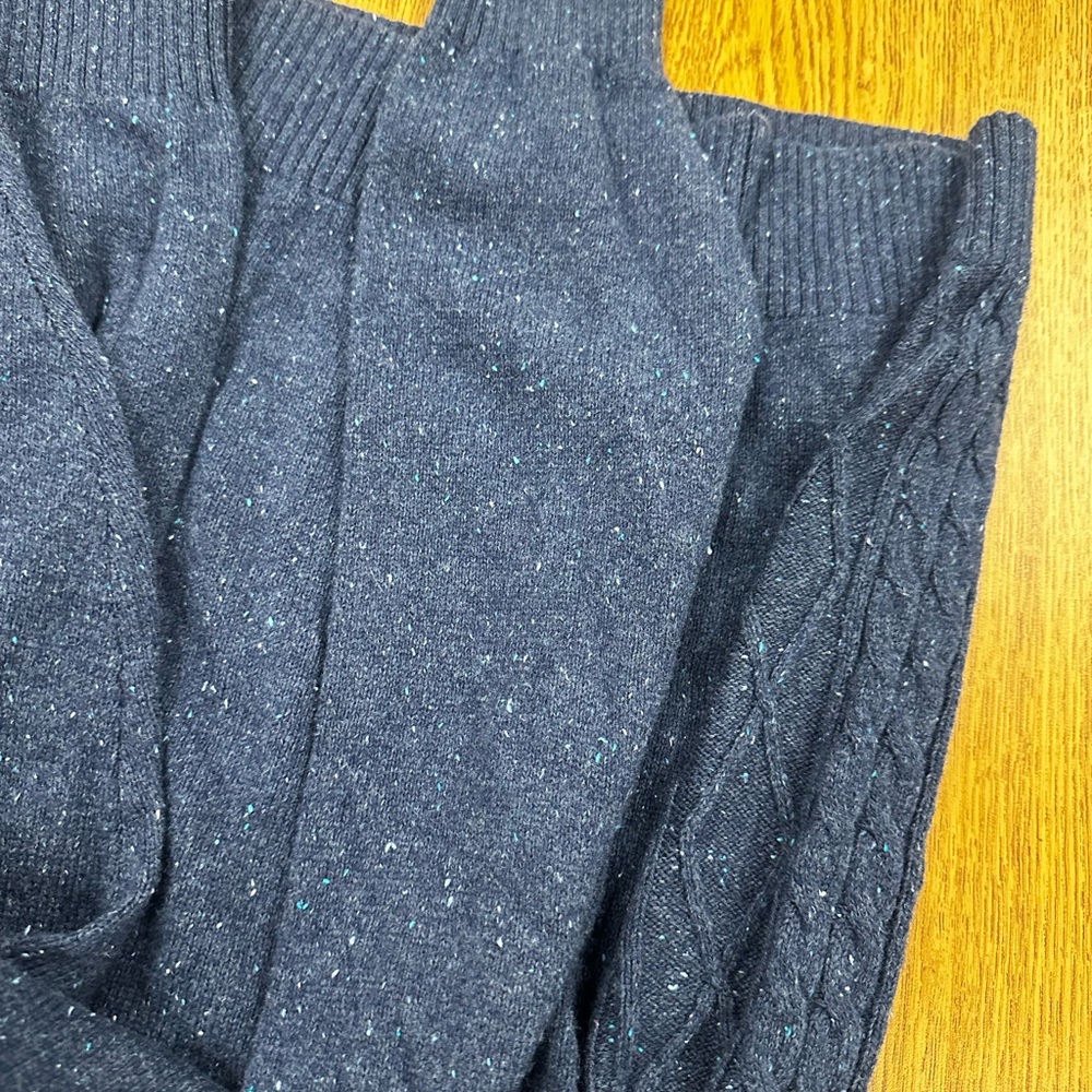 Sweater - Picture 6 of 6